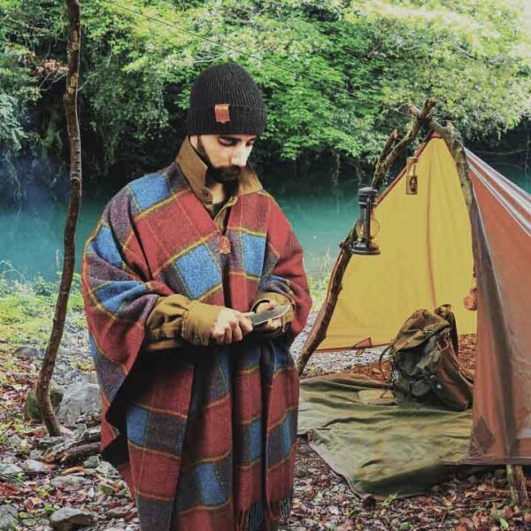 Shetland Wool Poncho - Ubrique - Image 2