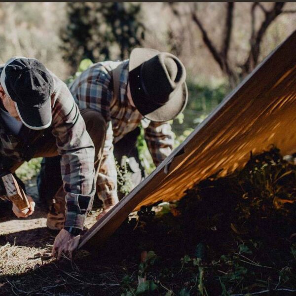 10x10ft Mountain Brown Oilskin Tarp - Image 5