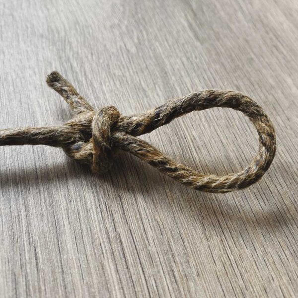 Bushcraft tarred rope 4mm - Image 3